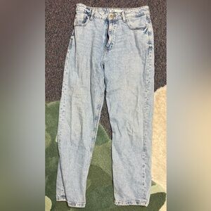 ZARA Light Wash Straight Mid-Rise Jeans - Size 8
